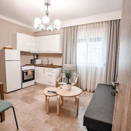 Tip Top Apartment Chalkís المظهر الخارجي الصورة